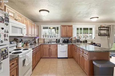 76 Woodlane Dr, Springfield, OR 97477 - Photo 13