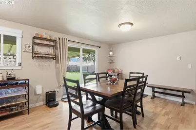 76 Woodlane Dr, Springfield, OR 97477 - Photo 17