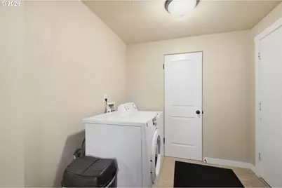 76 Woodlane Dr, Springfield, OR 97477 - Photo 23