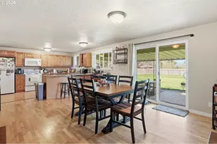 76 Woodlane Dr, Springfield, OR 97477 - Photo 11