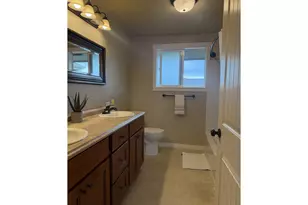 76 Woodlane Dr, Springfield, OR 97477 - Photo 23