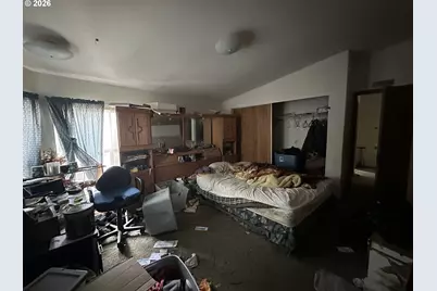 5748 NE Ainsworth St, Portland, OR 97218 - Photo 33