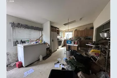 5748 NE Ainsworth St, Portland, OR 97218 - Photo 13