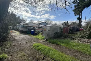 5748 NE Ainsworth St, Portland, OR 97218 - Photo 43