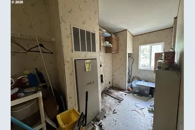 5748 NE Ainsworth St, Portland, OR 97218 - Photo 23