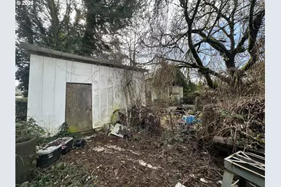 5748 NE Ainsworth St, Portland, OR 97218 - Photo 41