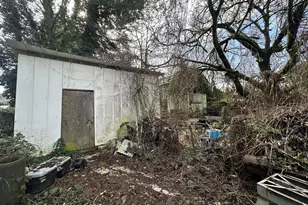 5748 NE Ainsworth St, Portland, OR 97218 - Photo 41