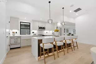10000 SW 25th Ave, Portland, OR 97219 - Photo 11