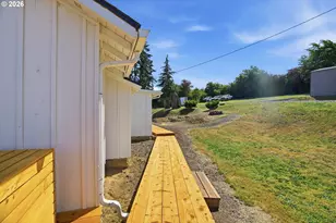 28884 Hillaire St, Eugene, OR 97402 - Photo 33