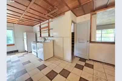 2655 Kincaid St, Eugene, OR 97405 - Photo 9