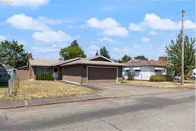 105 SE Berry St, Lebanon, OR 97355 - Photo 1