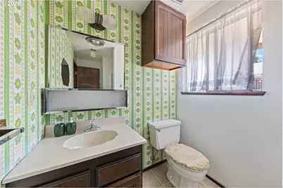 105 SE Berry St, Lebanon, OR 97355 - Photo 29