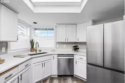 2738 Dayna Ln, Eugene, OR 97408 - Photo 13