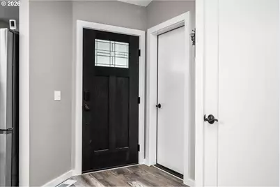 2738 Dayna Ln, Eugene, OR 97408 - Photo 5