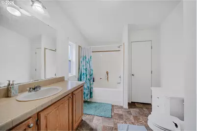 1041 NE 14th Ave, Rockaway Beach, OR 97136 - Photo 17