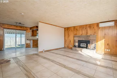 201 Ponderosa Dr, Kelso, WA 98626 - Photo 3