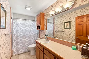2060 Timberline Dr, Coos Bay, OR 97420 - Photo 15