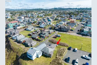 35 NW Dolphin St, Newport, OR 97365 - Photo 17