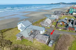 35 NW Dolphin St, Newport, OR 97365 - Photo 15