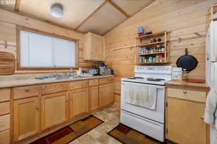 35 NW Dolphin St, Newport, OR 97365 - Photo 7