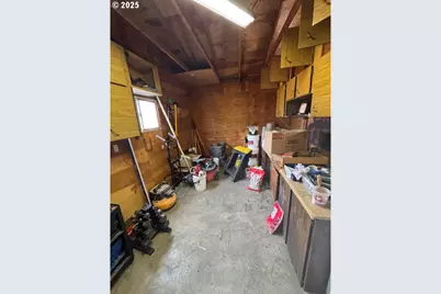911 Division Ave, La Grande, OR 97850 - Photo 41