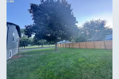 911 Division Ave, La Grande, OR 97850 - Photo 33