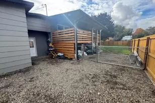 911 Division Ave, La Grande, OR 97850 - Photo 31