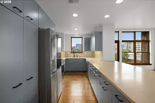 820 NW 12th Ave, Portland, OR 97209 - Photo 13