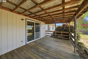 371 Hawthorne St, Sutherlin, OR 97479 - Photo 27
