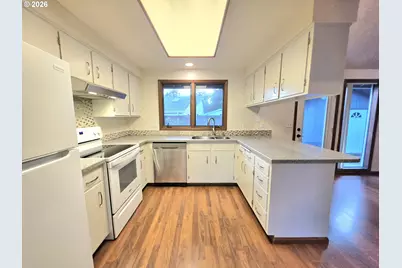 2916 Elysium Ave, Eugene, OR 97401 - Photo 9