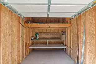 2187 E Madison Ave, Cottage Grove, OR 97424 - Photo 37