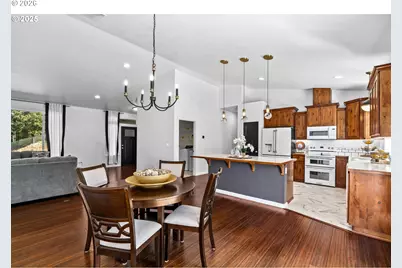 2187 E Madison Ave, Cottage Grove, OR 97424 - Photo 7