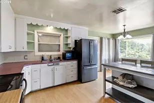 500 E B Ave, Drain, OR 97435 - Photo 17