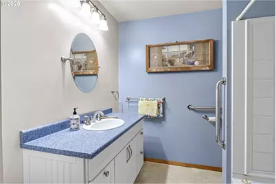 500 E B Ave, Drain, OR 97435 - Photo 33