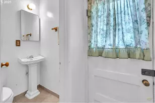 9907 SW 55th Ave, Portland, OR 97219 - Photo 37