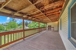 9907 SW 55th Ave, Portland, OR 97219 - Photo 5