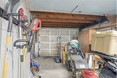 1131 Commercial Ave, Coos Bay, OR 97420 - Photo 35