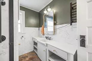 1131 Commercial Ave, Coos Bay, OR 97420 - Photo 27