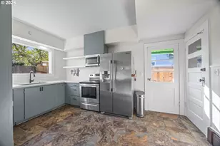 1131 Commercial Ave, Coos Bay, OR 97420 - Photo 15