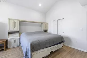 844 SE Woodrow Ln, Hillsboro, OR 97123 - Photo 27