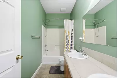 844 SE Woodrow Ln, Hillsboro, OR 97123 - Photo 23