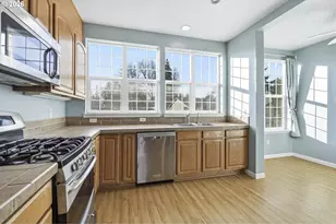 844 SE Woodrow Ln, Hillsboro, OR 97123 - Photo 17