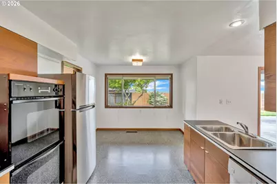 11731 NE Fargo Ct, Portland, OR 97220 - Photo 15
