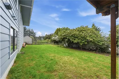 546 W Fir Ave, Coos Bay, OR 97420 - Photo 43