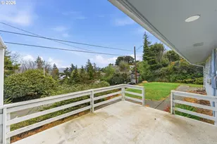 546 W Fir Ave, Coos Bay, OR 97420 - Photo 31