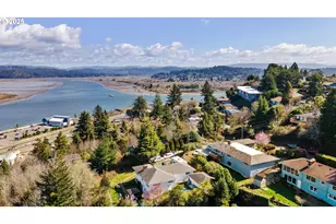 546 W Fir Ave, Coos Bay, OR 97420 - Photo 43