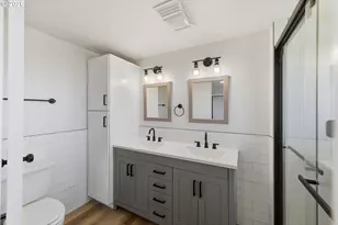 546 W Fir Ave, Coos Bay, OR 97420 - Photo 23