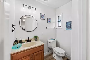 546 W Fir Ave, Coos Bay, OR 97420 - Photo 19