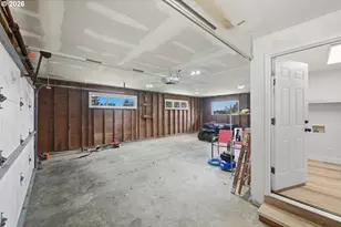 546 W Fir Ave, Coos Bay, OR 97420 - Photo 29