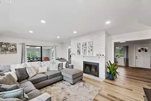 546 W Fir Ave, Coos Bay, OR 97420 - Photo 11